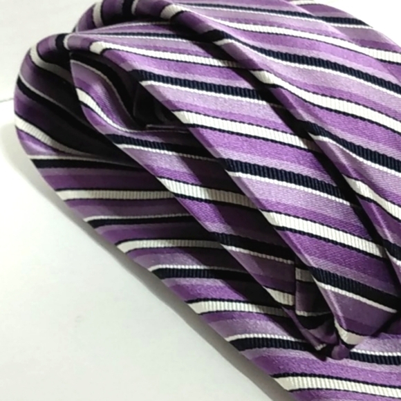 JOS. A. BANK SIGNATURE COLLECTION SILK NECK TIE - Picture 4 of 10